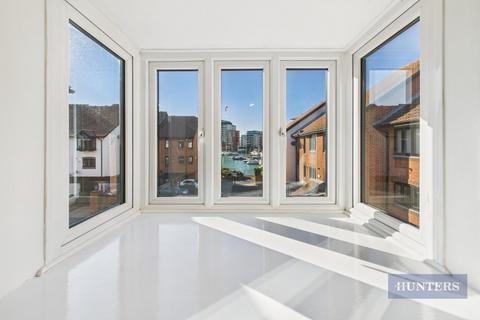 3 bedroom house for sale, Calshot Court, Ocean Village, SO14