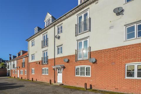 2 bedroom apartment for sale, Hart Street, Brentwood