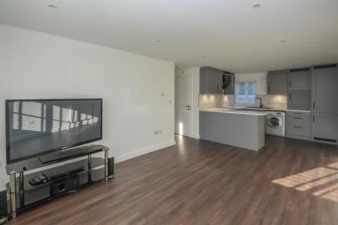 2 bedroom apartment for sale, Hart Street, Brentwood