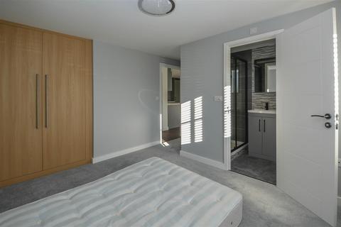 2 bedroom apartment for sale, Hart Street, Brentwood