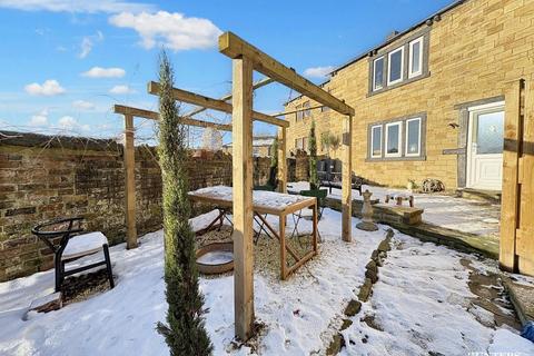 3 bedroom end of terrace house for sale, Kilpin Hill Lane, Dewsbury, WF13 4BS