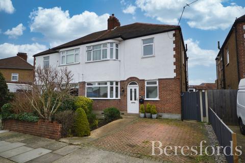 7 Tudor Drive, Romford, RM2 5LJ