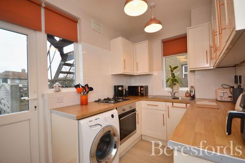 7 Tudor Drive, Romford, RM2 5LJ