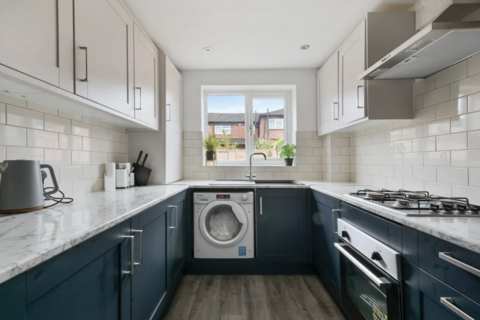 3 bedroom terraced house to rent, Hermit Road, London E16