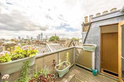 4 bedroom flat for sale, Upper Street, London N1