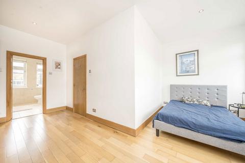 4 bedroom flat for sale, Upper Street, London N1