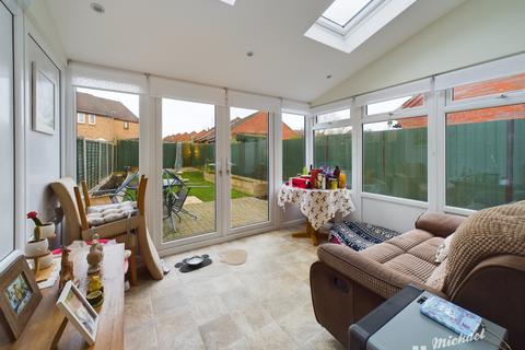 2 bedroom end of terrace house for sale, Cleveland Park, Aylesbury