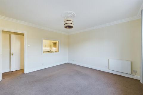 1 bedroom flat for sale, Great Heathmead, Haywards Heath, RH16