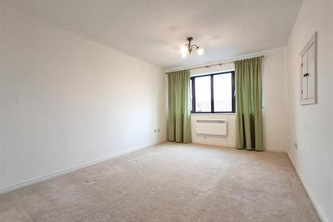 2 bedroom apartment to rent, Barrington Court, Bristol