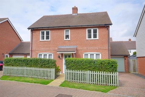 4 bedroom detached house for sale, Donsmead Drive, Northiam