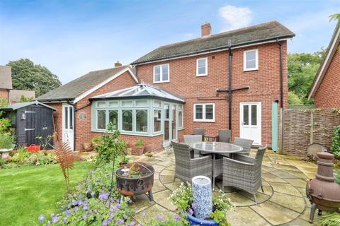 4 bedroom detached house for sale, Donsmead Drive, Northiam