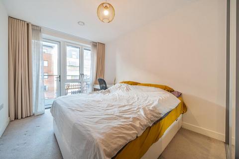 1 bedroom flat for sale, Colonnade Gardens, Acton