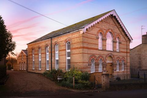 3 bedroom ground floor flat for sale, High Street, Ivinghoe, Buckinghamshire, LU7