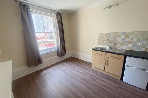 Studio to rent, The Drive, Hove BN3