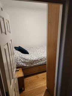 1 bedroom house to rent, BEAUTIFUL DOUBLE ROOM | single person only , London E17