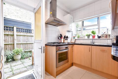 2 bedroom flat to rent, Hotham Road Putney SW15