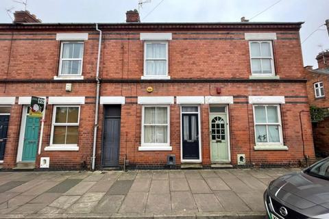 3 bedroom terraced house to rent, Montague Road, Leicester