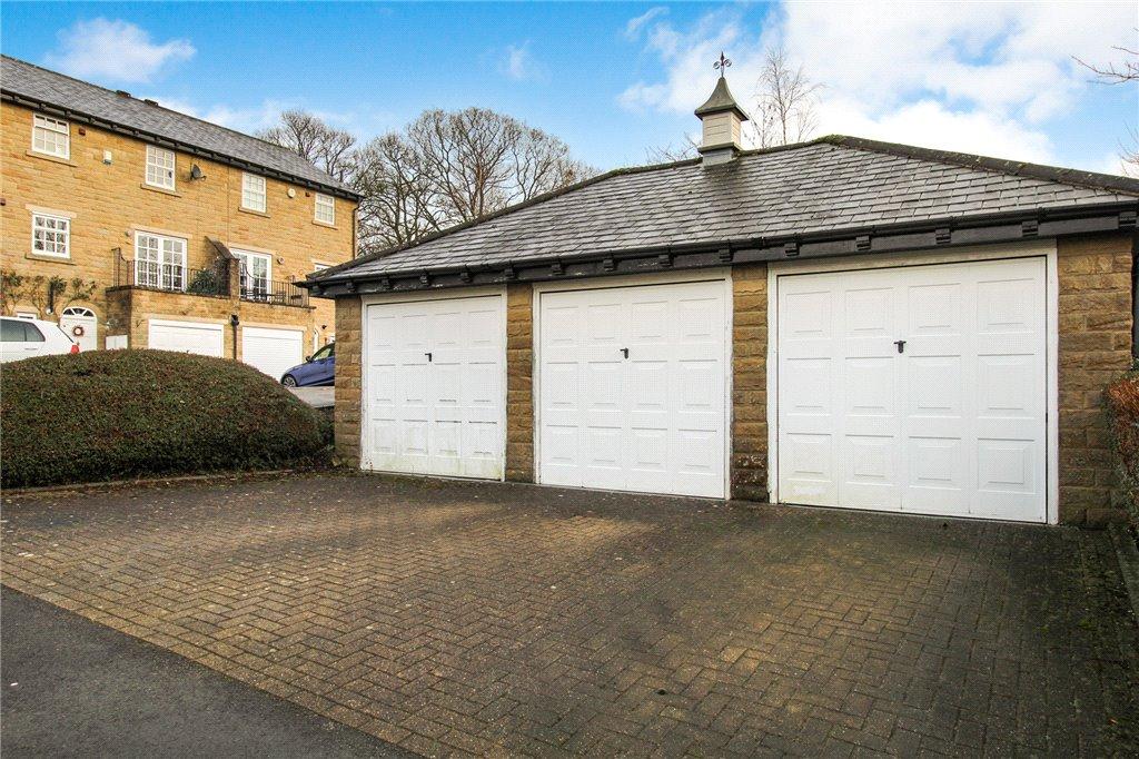 Garage/Parking