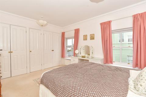 3 bedroom townhouse for sale, King George Gardens, Chichester, West Sussex