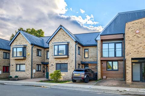 2 bedroom terraced house for sale, Sphinx Way, Barnet EN5