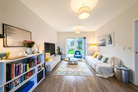 2 bedroom terraced house for sale, Sphinx Way, Barnet EN5