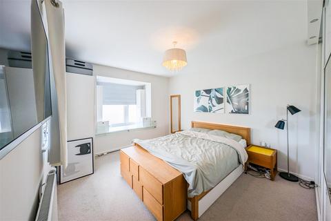 2 bedroom terraced house for sale, Sphinx Way, Barnet EN5