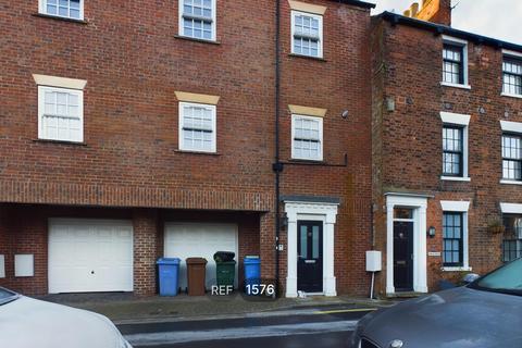 4 bedroom townhouse to rent, 17, Well Lane, BEVERLEY, HU17 9BL