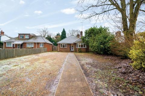 3 bedroom bungalow to rent, Nine Mile Ride, Wokingham RG40