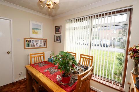 4 bedroom detached house for sale, Tavistock Road, Fleet GU51