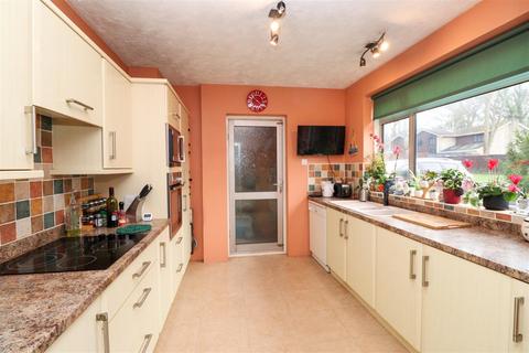 4 bedroom detached house for sale, Tavistock Road, Fleet GU51