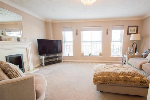 4 bedroom townhouse for sale, Howard Close, Haverhill CB9