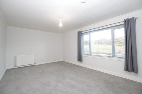 2 bedroom flat to rent, Main Street, Crosshill, KY5