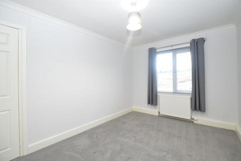 2 bedroom flat to rent, Main Street, Crosshill, KY5