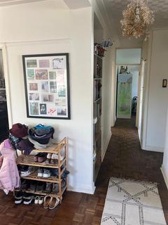 2 bedroom flat for sale, Finchley Road, NW11