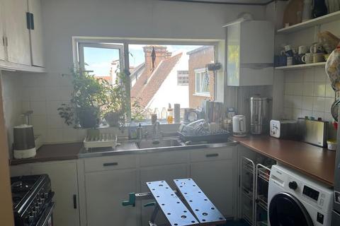 2 bedroom flat for sale, Finchley Road, NW11