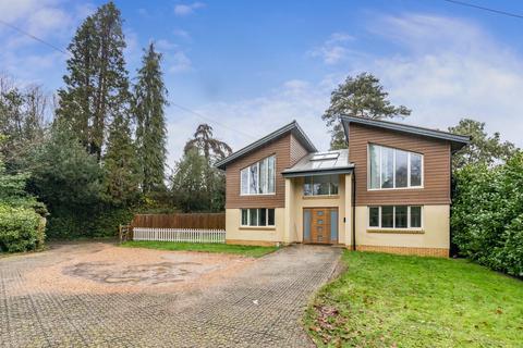 4 bedroom detached house for sale, Lewes Road, East Grinstead RH19