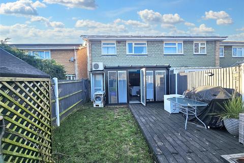 4 Tufts Field, Midhurst, GU29 9BU