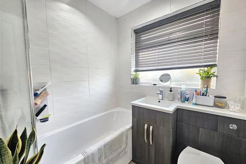 4 Tufts Field, Midhurst, GU29 9BU