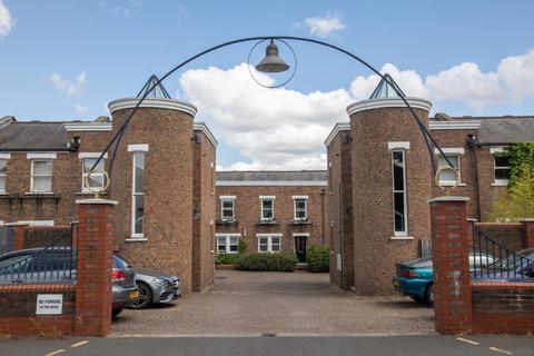 2 bedroom terraced house for sale, Chichester Mews, West Norwood