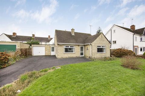 2 bedroom detached bungalow for sale, Station Road, Bishops Cleeve, Cheltenham