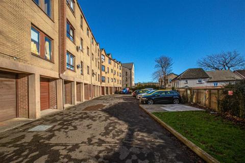 2 bedroom flat to rent, Arbroath Road, Dundee DD4