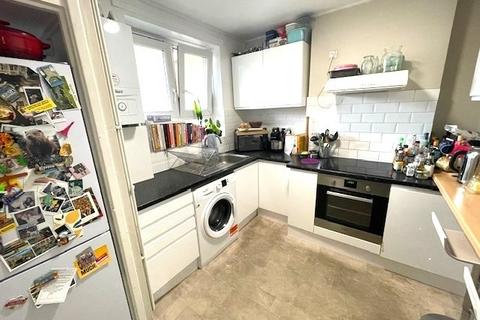 3 bedroom maisonette to rent, Paragon Road, London, Greater London, E9