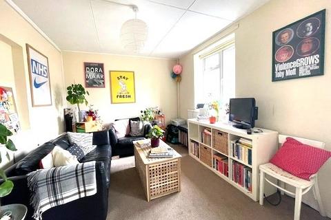 3 bedroom maisonette to rent, Paragon Road, London, Greater London, E9