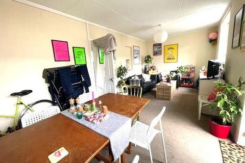 3 bedroom maisonette to rent, Paragon Road, London, Greater London, E9