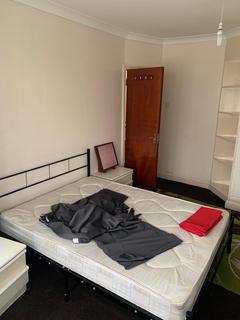 1 bedroom in a flat share to rent, Gordon Road, Harrow HA3