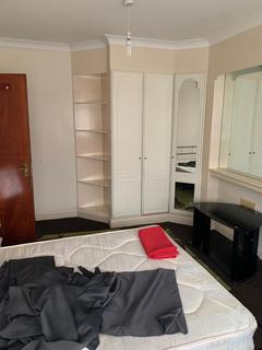 1 bedroom in a flat share to rent, Gordon Road, Harrow HA3