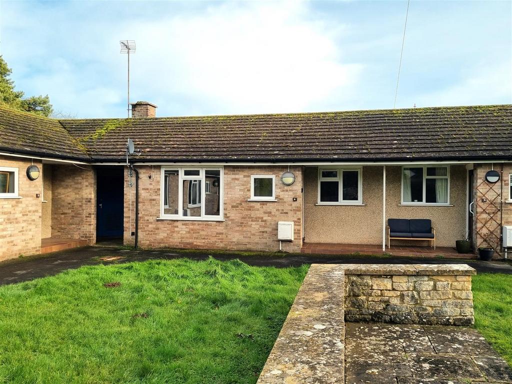 4 Tile Court - Front2.jpg