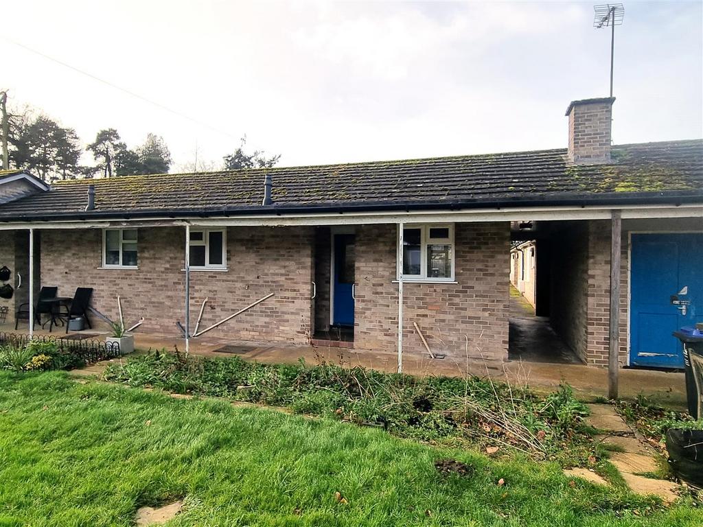 4 Tile Court - Rear .jpg