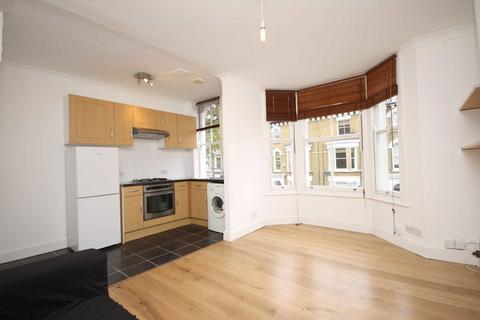 2 bedroom flat to rent, Chantrey Road, London SW9