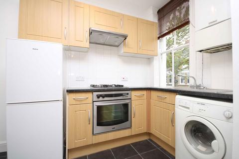 2 bedroom flat to rent, Chantrey Road, London SW9